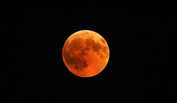 Eclipse lunar